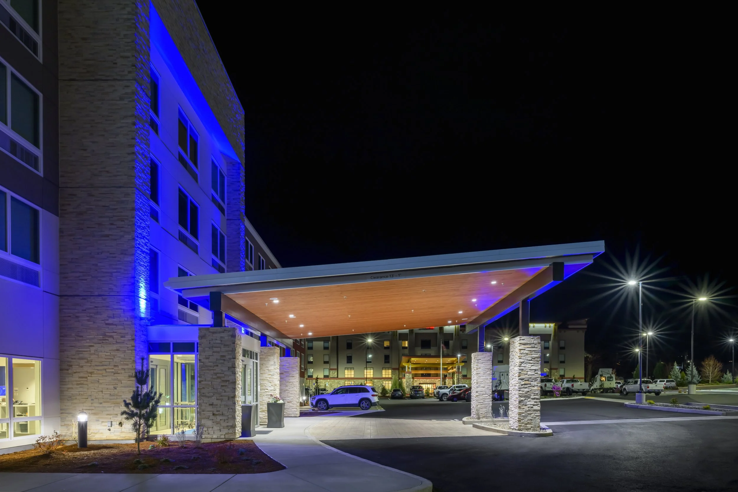 Waltz.Kenton_Woodblock_Roseburg Holiday Inn-28-HDR.jpg