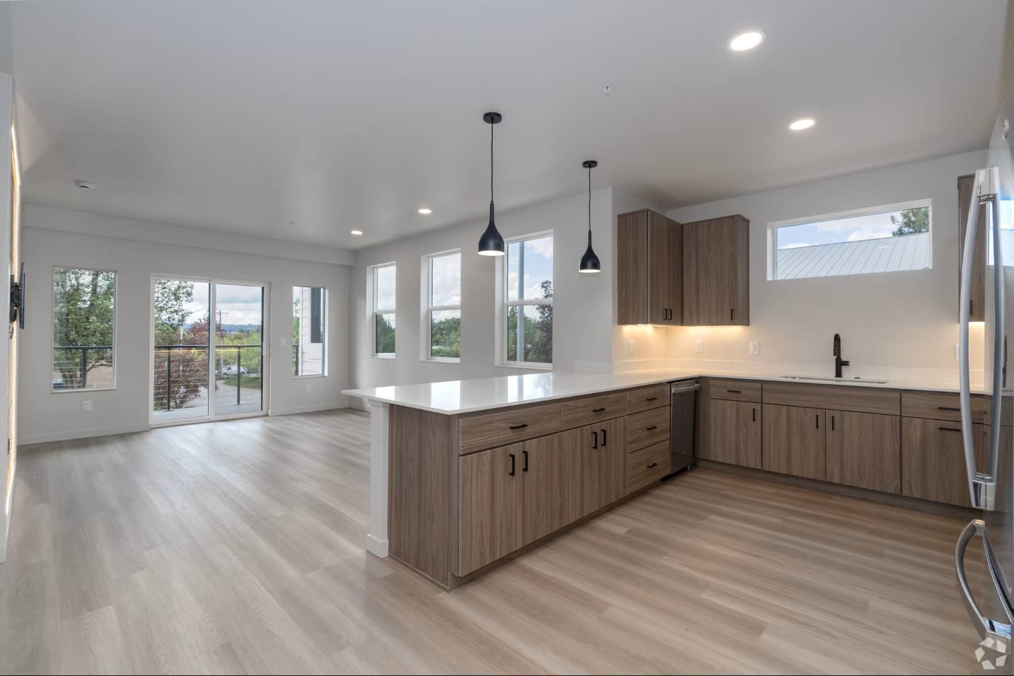 boardwalk-place-portland-or-2br-2ba-plan-d---1088sf---kitchen (1).jpg