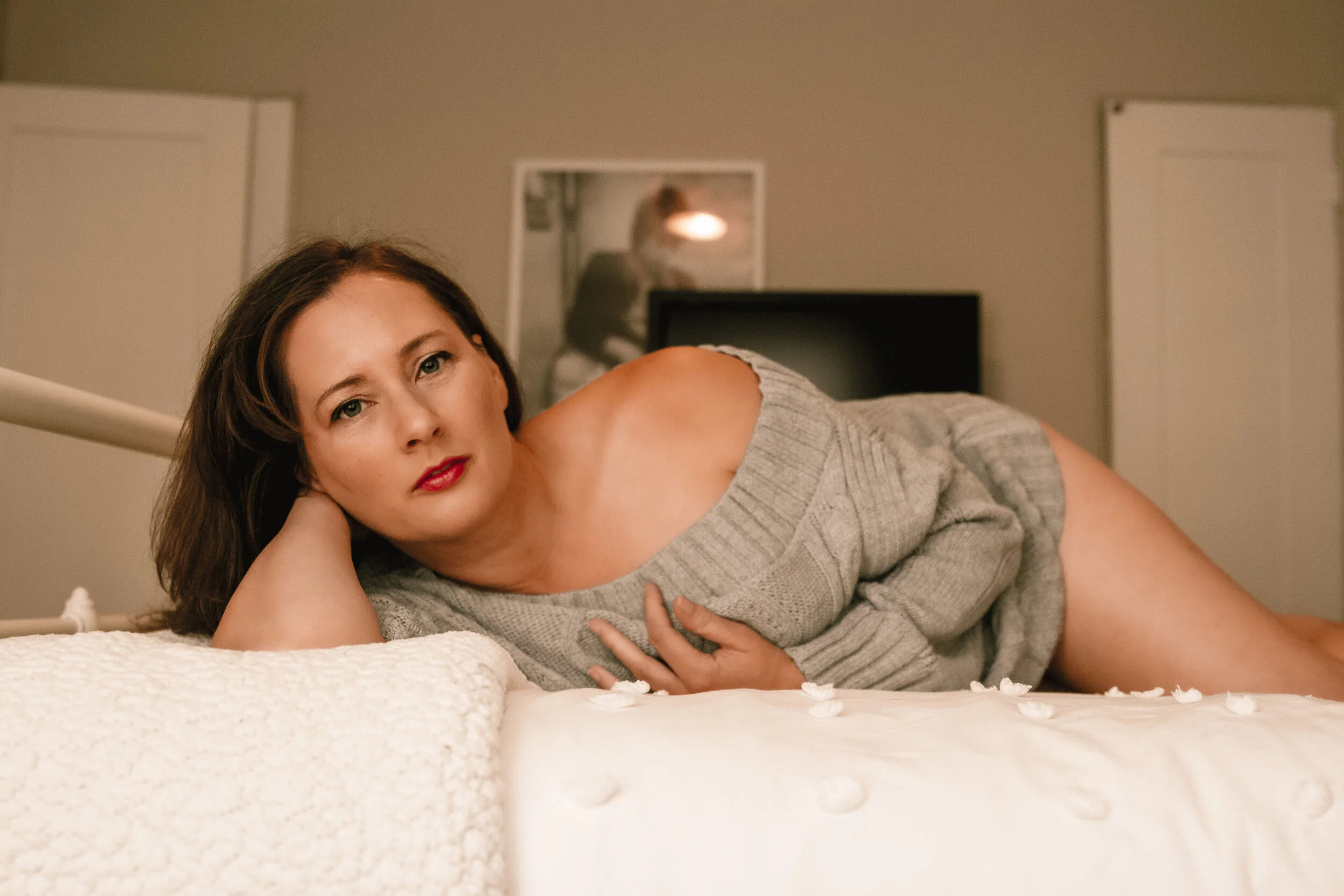 Belinda Cheyenne - Long Beach - Boudoir Photography - Southern California Intimate Portraiture - Fine Art Nudes - Bright and Airy - Sweater Photoshoot - Bohemian Style Photo Studio 