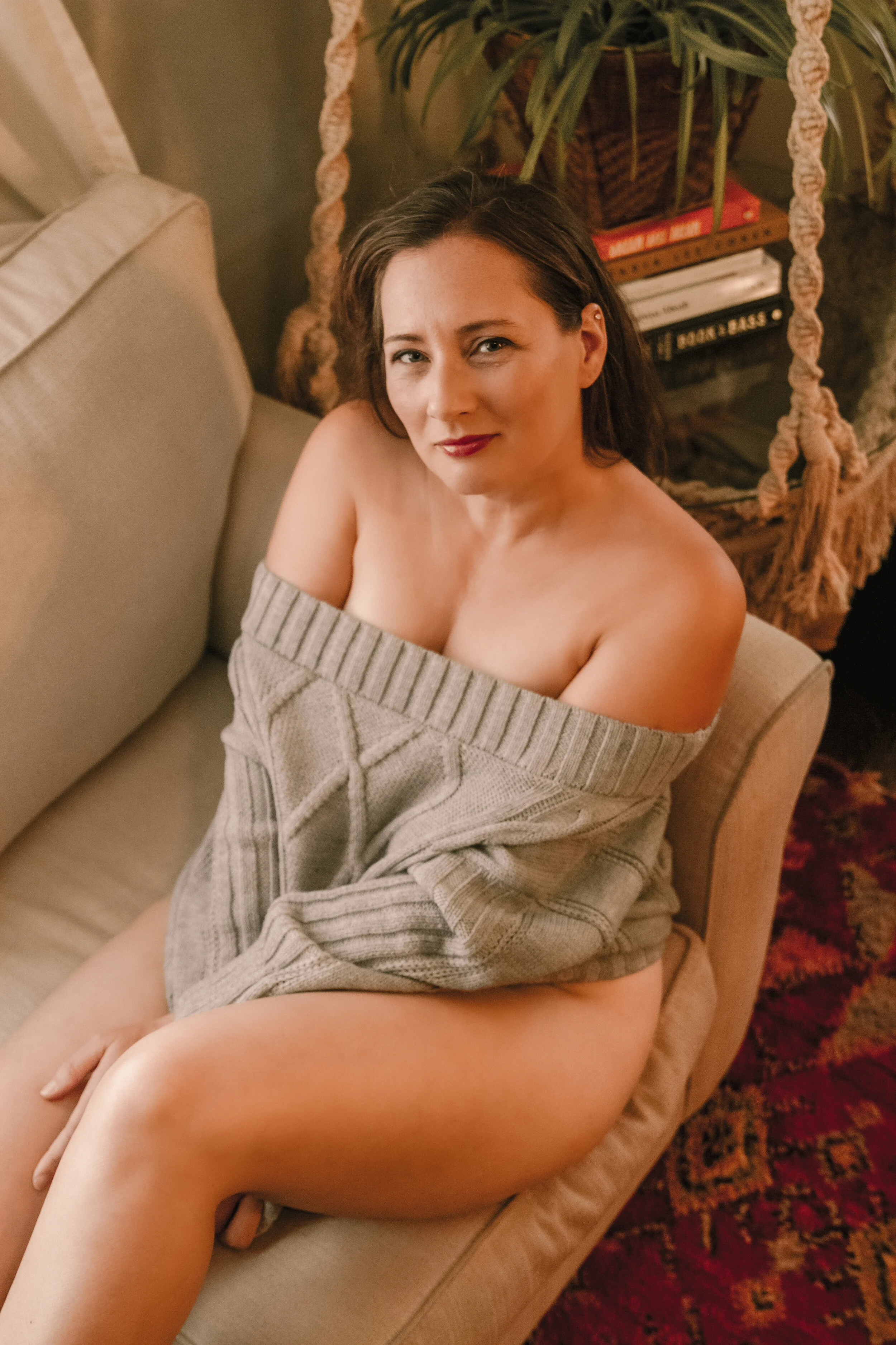 Belinda Cheyenne - Long Beach - Boudoir Photography - Southern California Intimate Portraiture - Fine Art Nudes - Bright and Airy - Sweater Photoshoot - Bohemian Style Photo Studio 
