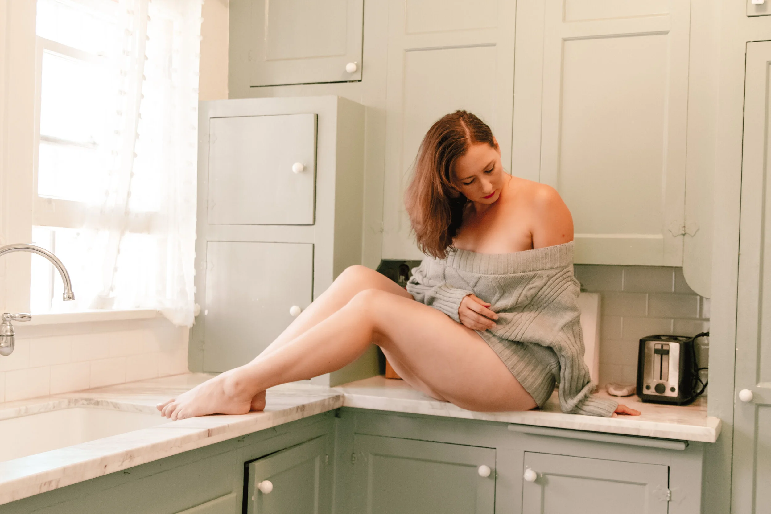 Belinda Cheyenne - Long Beach - Boudoir Photography - Southern California Intimate Portraiture - Fine Art Nudes - Bright and Airy - Sweater Photoshoot - Bohemian Style Photo Studio 