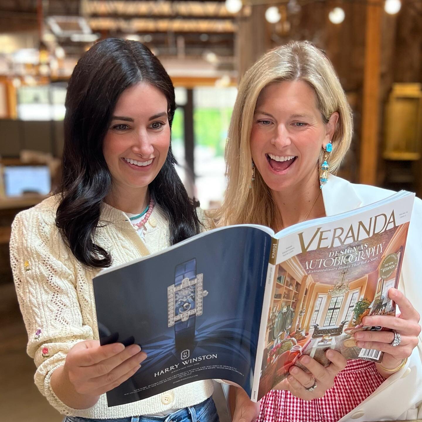 💕this pic of us (back in April) taking a first look at the May/June 35th Anniversary issue of @verandamag , featuring our @janiejones1207 home. Thrilled to have been included in this special issue!!

.

.

.

#veranda #hundleyhiltoninteriors #hundle