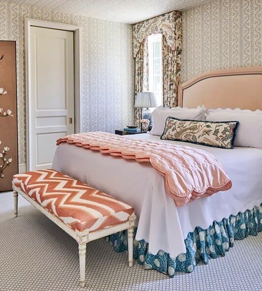Pattern play at work in our own @janiejones1207 primary bedroom, featured in @verandamag May/June 2022 issue. 

 Photography: @laureywglenn 
Styling: @rachaelburrow 
Floral: @marigolddesign