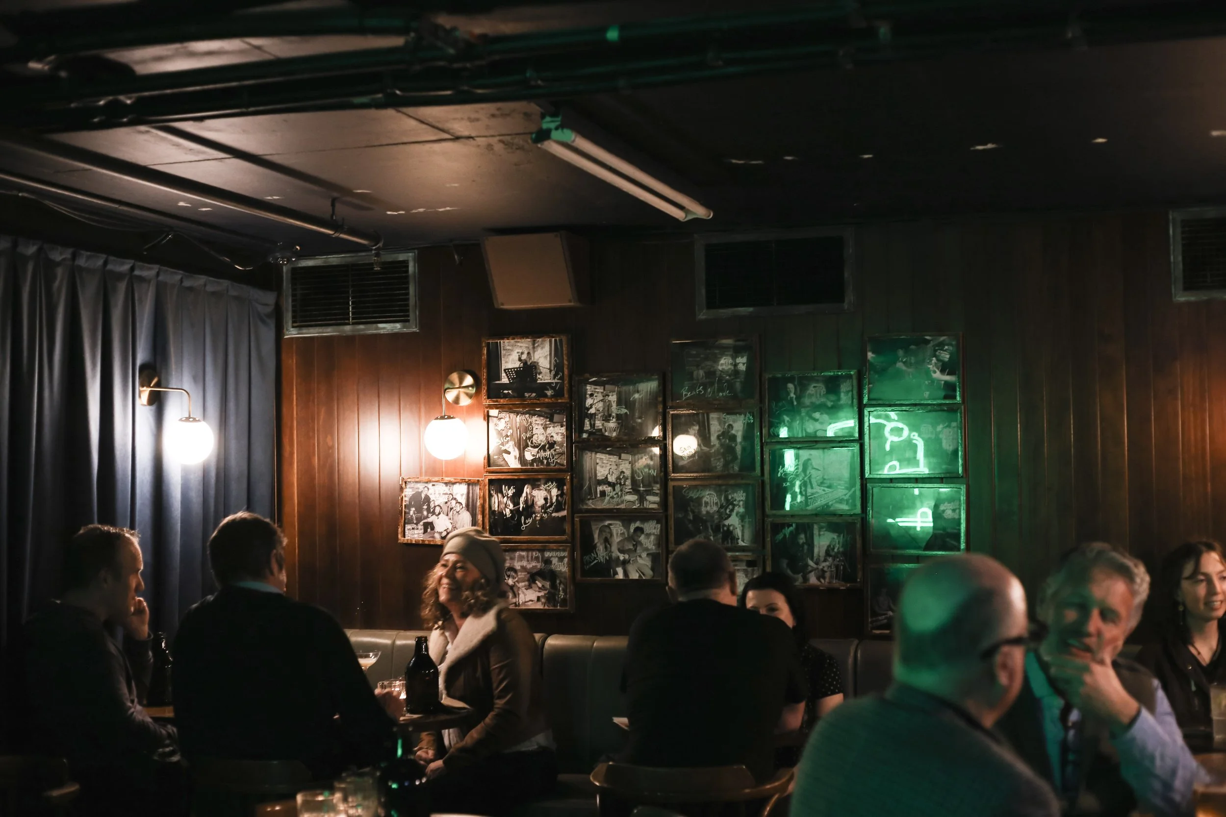 Cocktail lounge