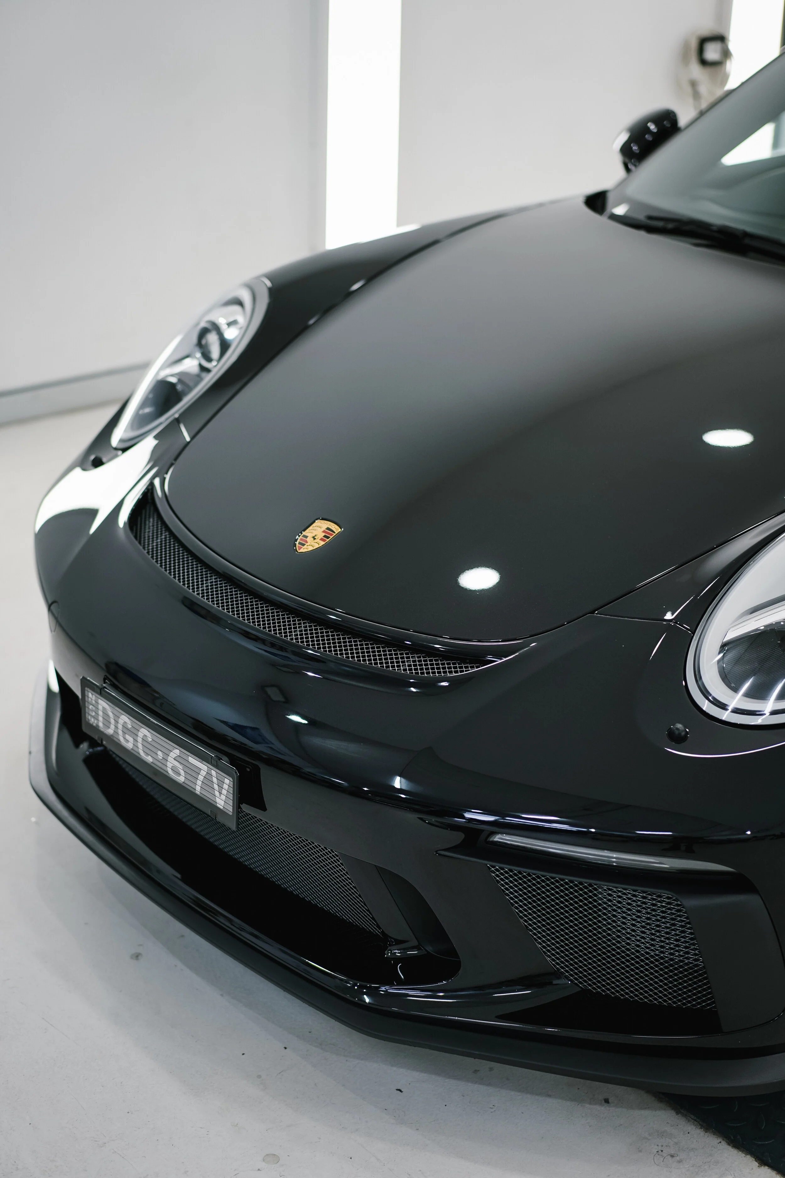 Black Porsche GT3 front grill