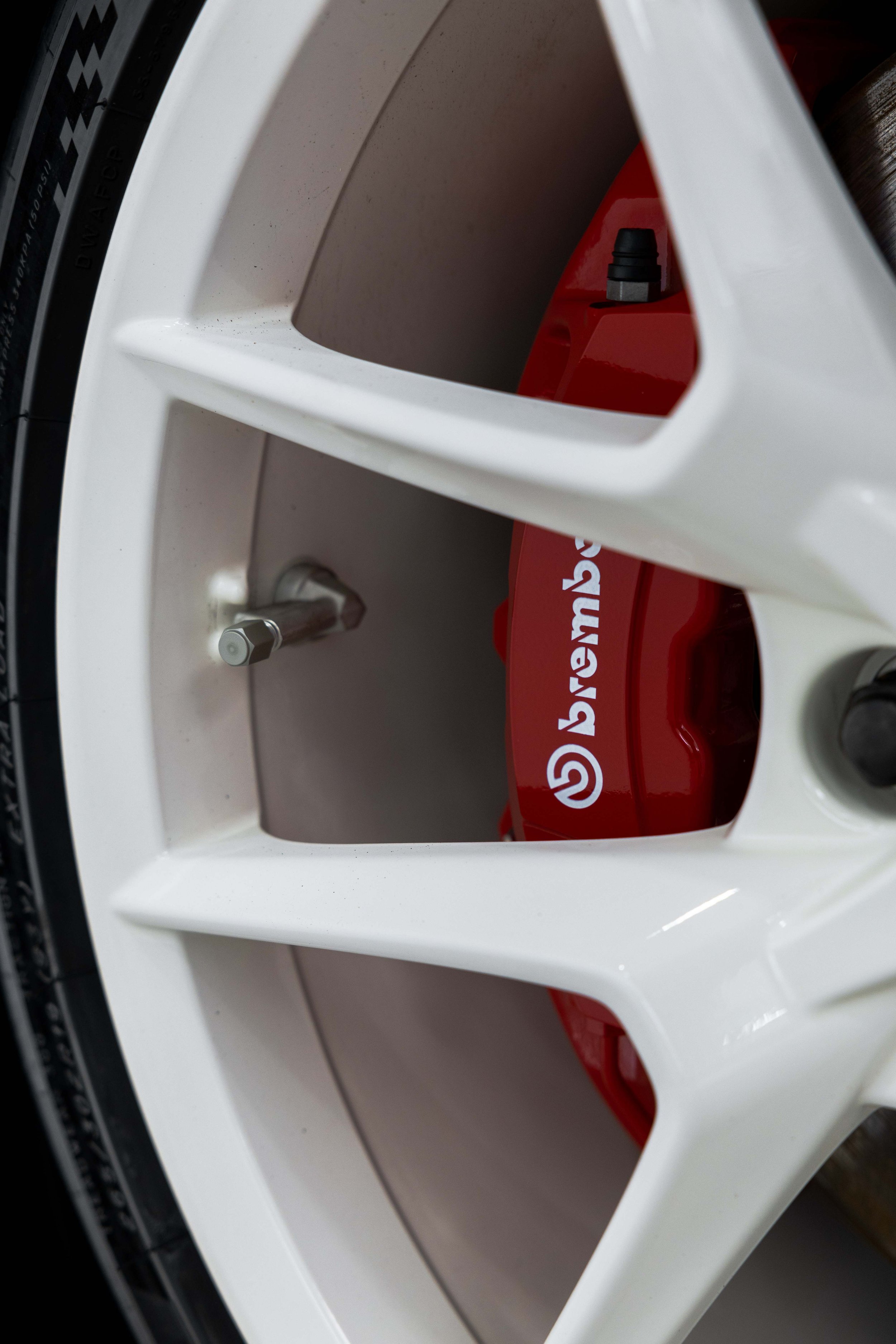Honda Civic Type R alloy wheel and Brembo brake caliper after detailing in Mona Vale