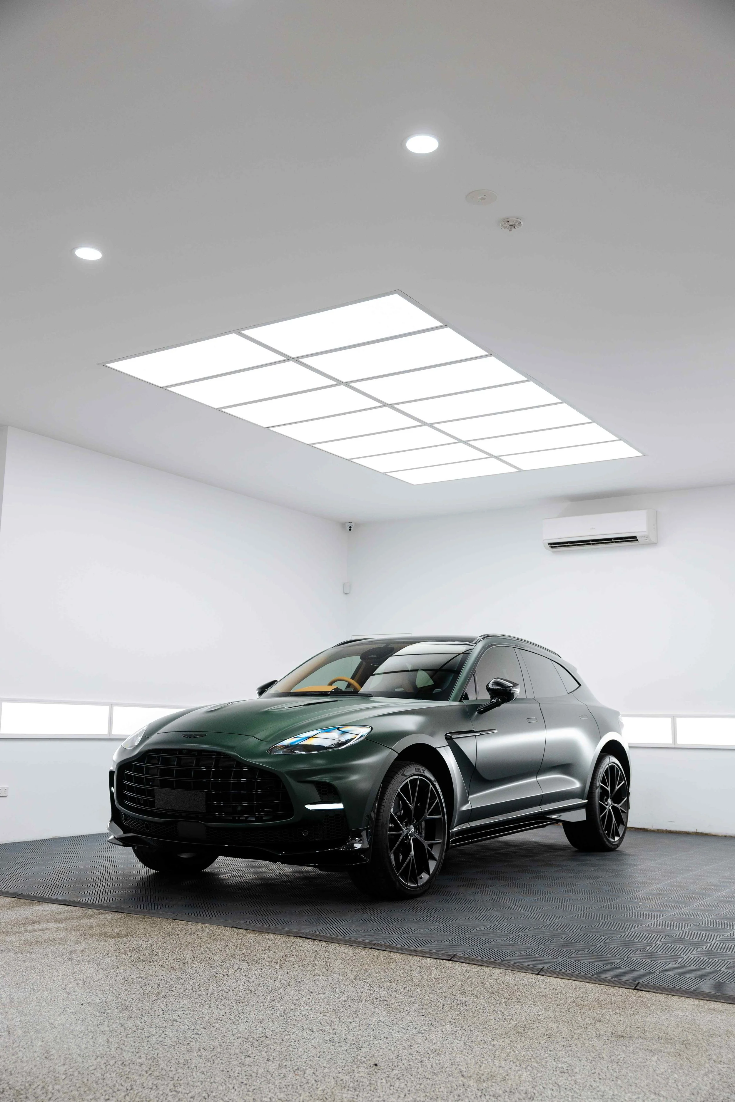 Aston Martin DBX