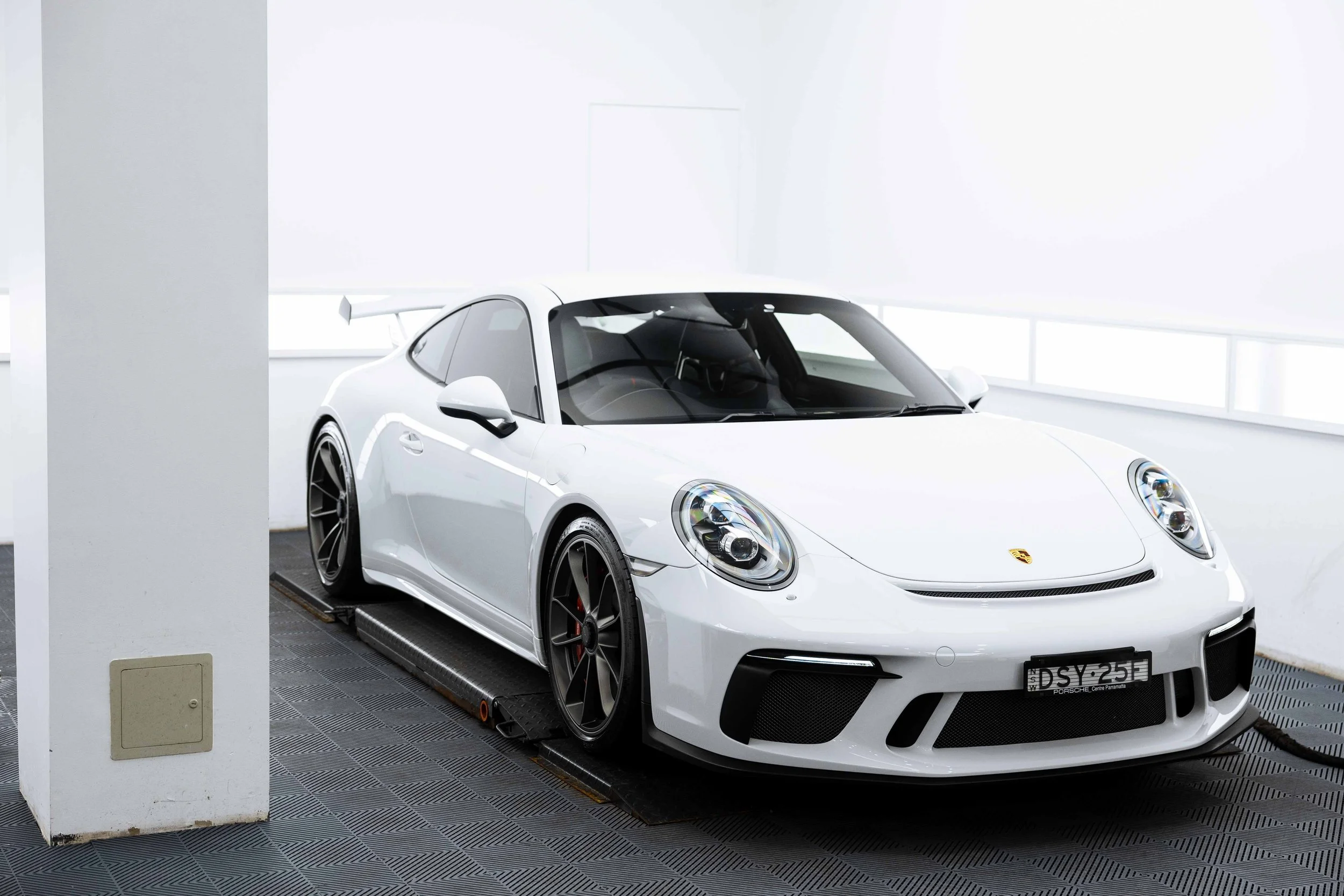 Porsche GT3 (White)