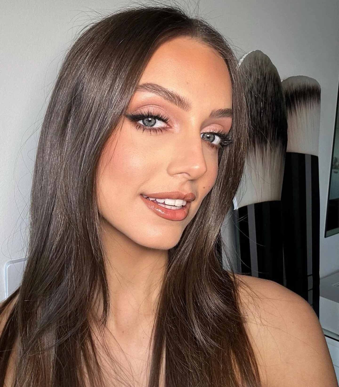 Enhancing natural beauty with a touch of glam. @marylouiseayoub you are a true vision. 💖✨

#annhassarati #makeup