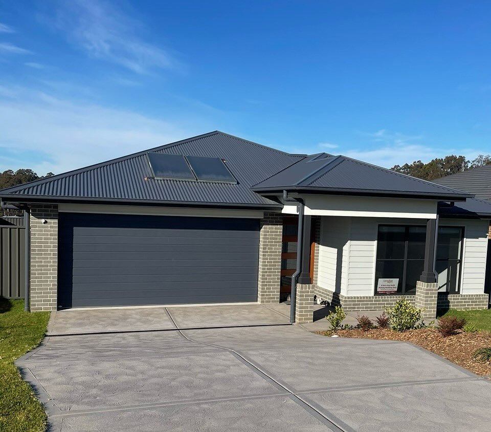 A turnkey build means everything is included inside and out&hellip; even fencing and landscaping. Ask me about my Turnkey House and Land Packages that are perfect for investors 🏡