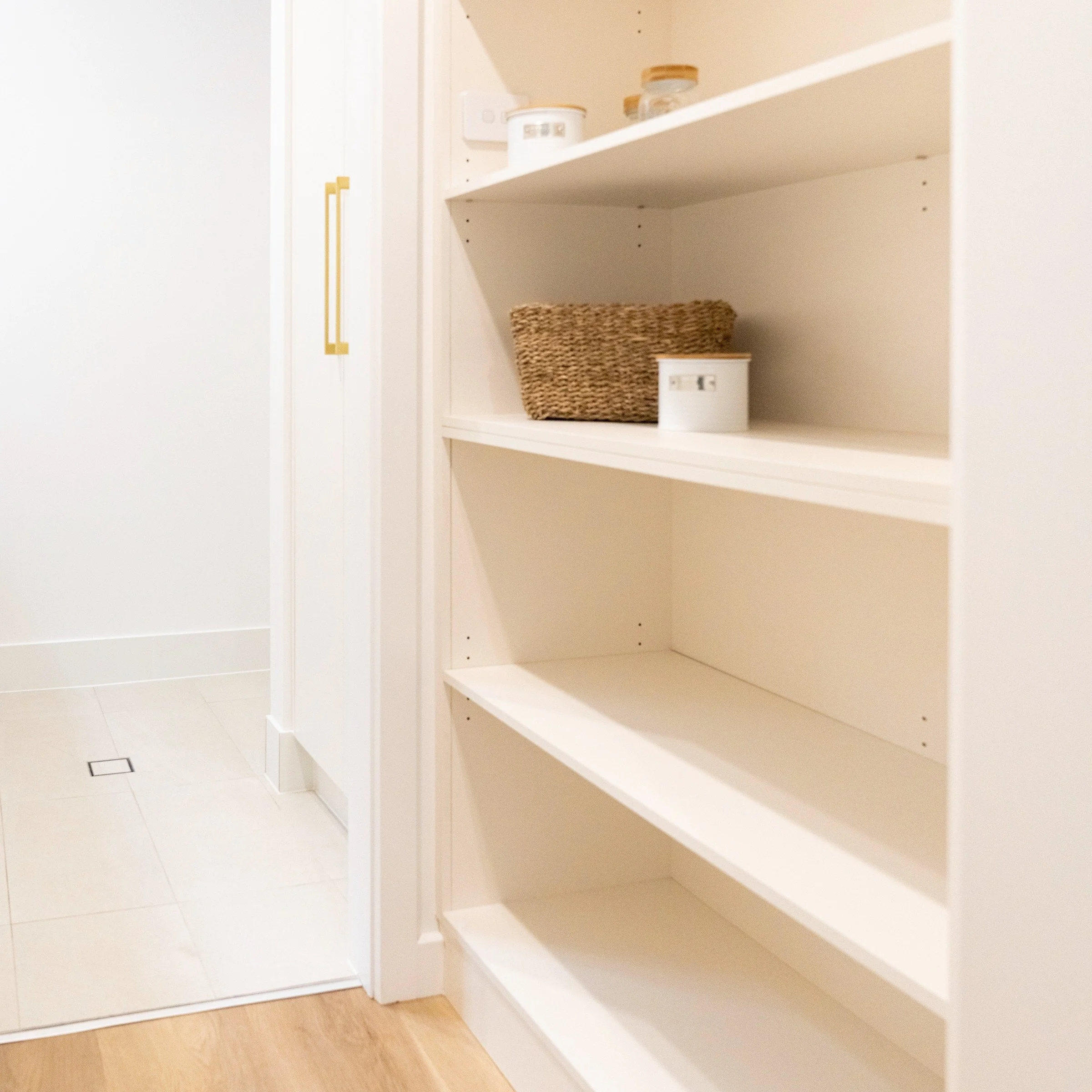 Storage...I can't say it enough...it is so important in a home.
We just collect so much stuff 😆...extra cupboards in the laundry, pantry and even hallway are life savers🙌 

Thinking of building a new home, investment home or duplex? I can provide a
