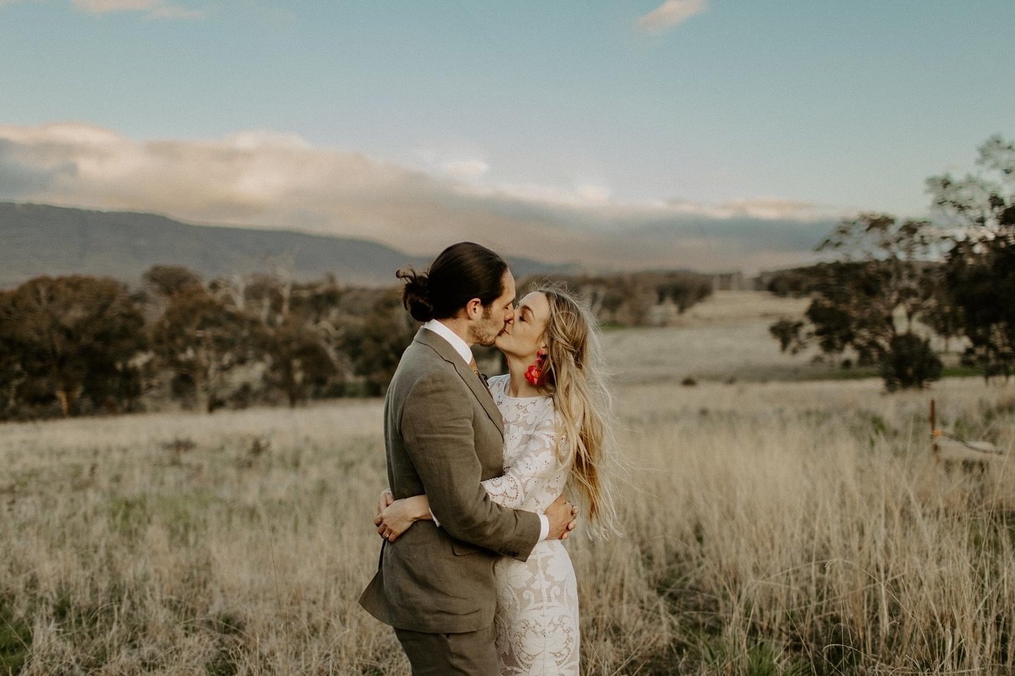 Blue hour 🌙

Celebrant: @montykingcelebrant 
Smoking &amp; joining ceremony: Wiradyuri Traditional Owners Central West Aboriginal Corporation 
Flowers: @dunkeldfarm 
Catering: @bootlegdiningbathurst @renzagliawines + @cosmobrewing 
Suit: @rundletail