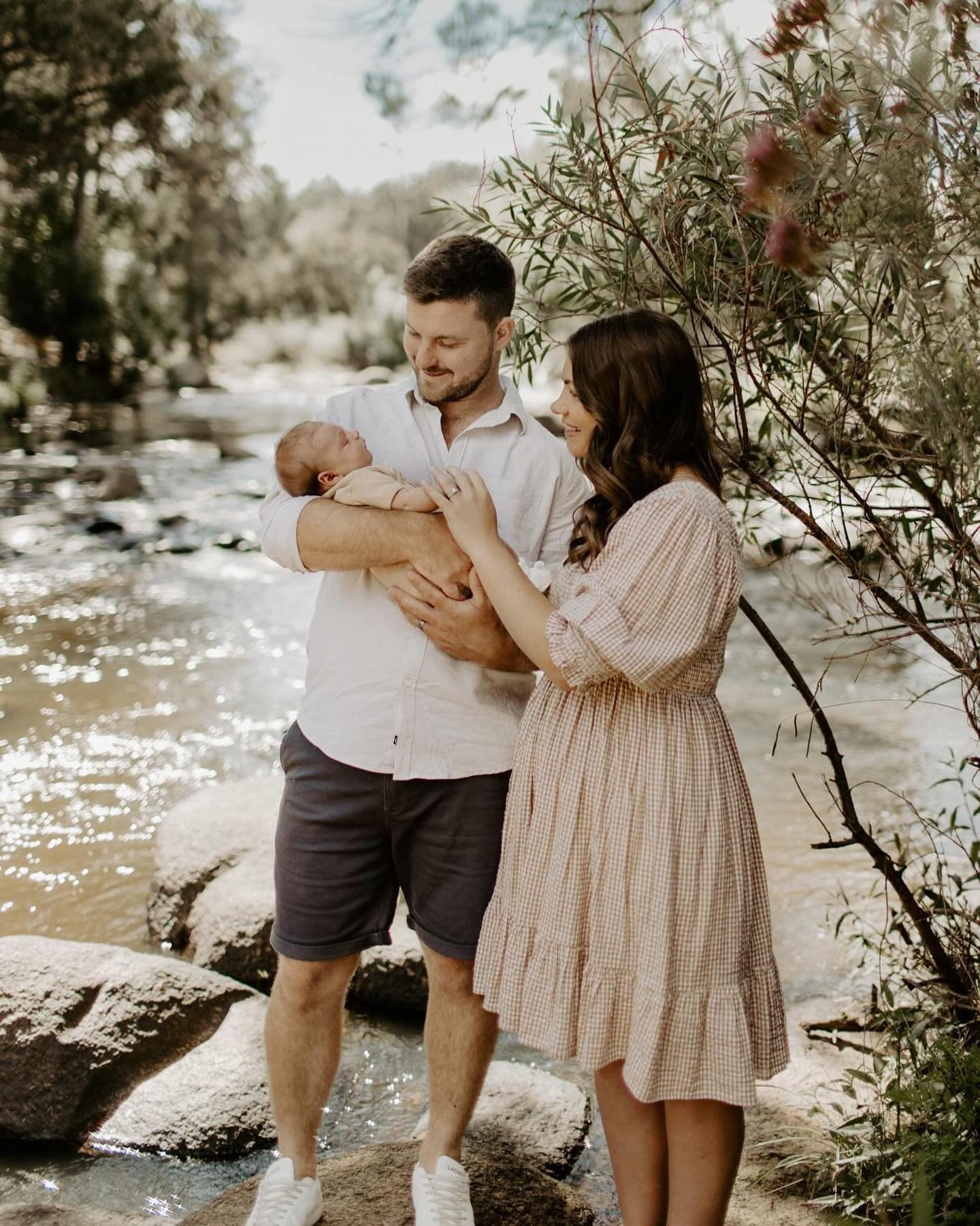 Newborn sessions by the river. Celebrating new life in the embrace of nature.