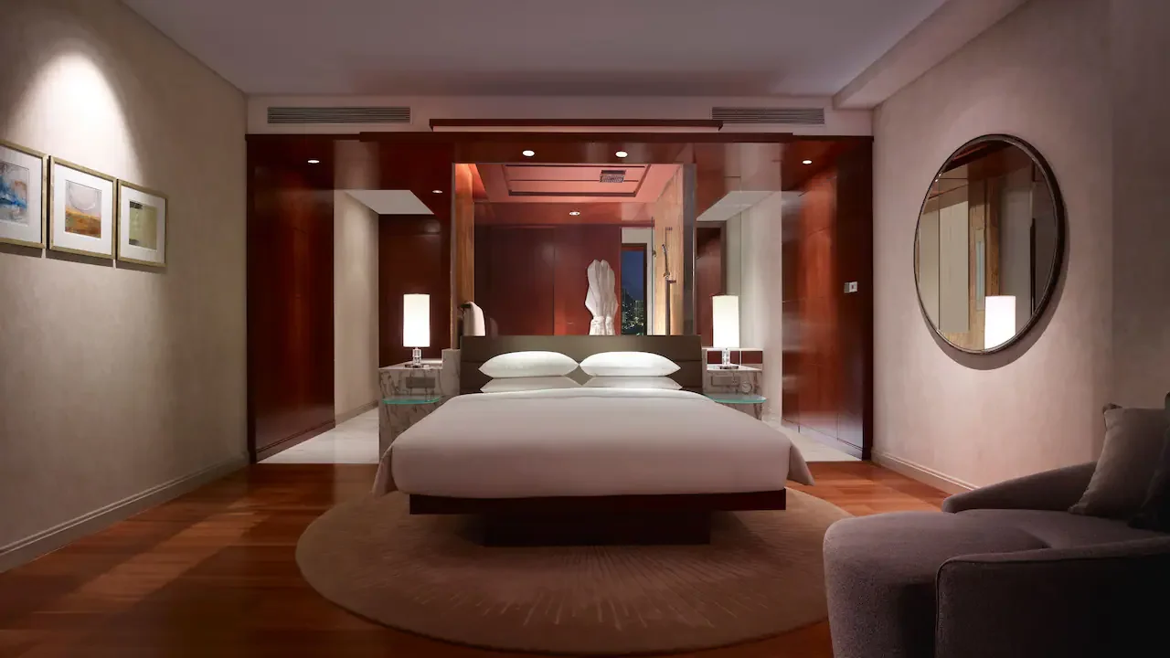 Grand Hyatt Kuala Lumpur hotel, room with king bed