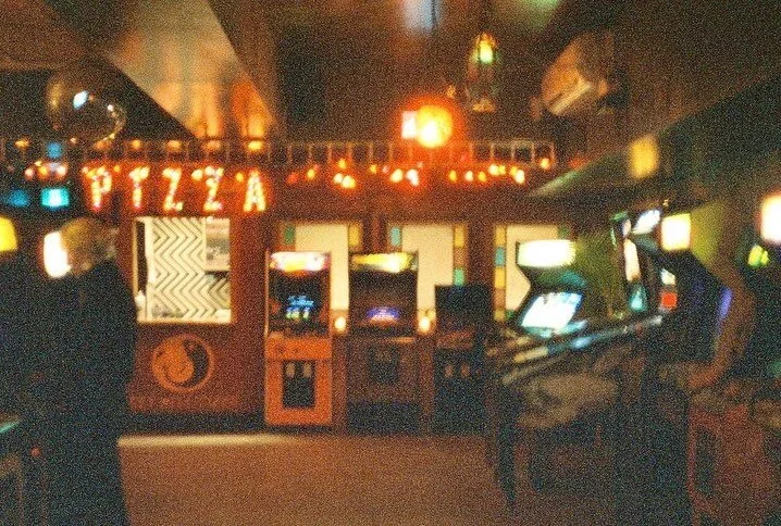 NY/Toronto/Montreal/Niagara/2022/ Olympus XA/ Cinestill800T/Metroplolis100-400