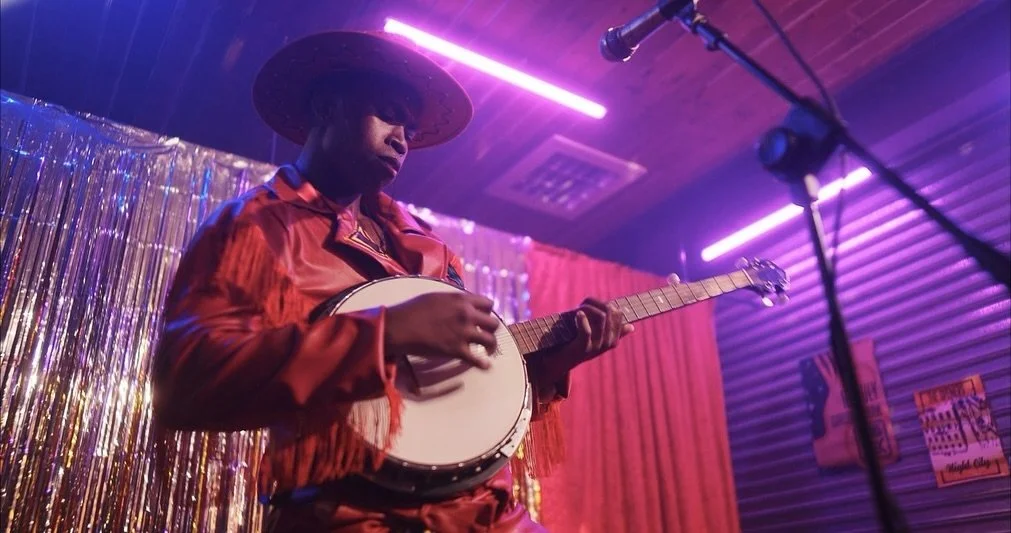 Brand : Doritos @doritos_sa 
Agency : Accenture Song @accenturesong 

Production @mercymercy.tv 
Executive Producer @karen.kloppers.7 
Line Producer @marisa.bracher 
Production Manager @alioutloud 

Directors : @helenandkim 
AD : @coeniechiwa 

DOP @