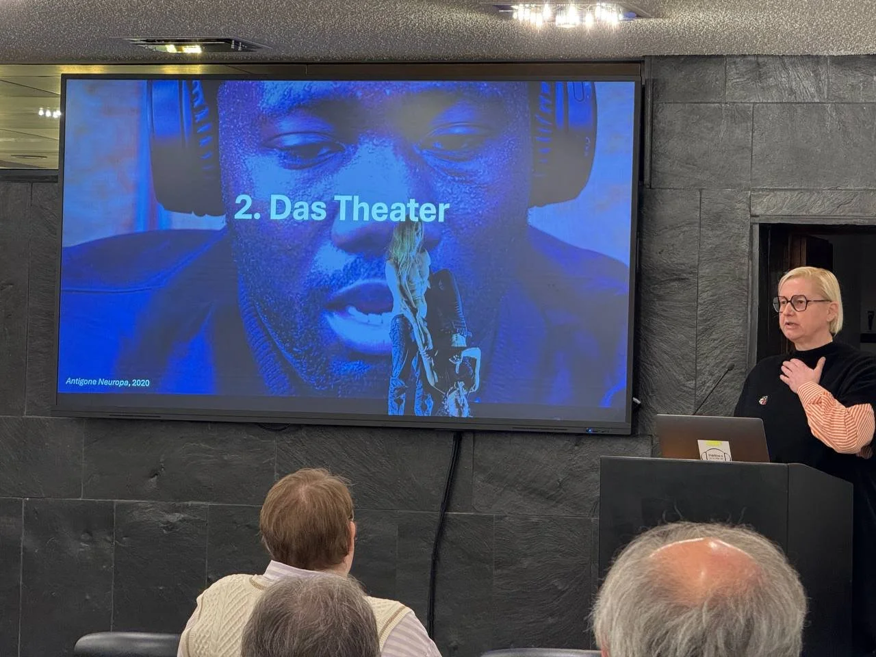 Introductions au théâtre