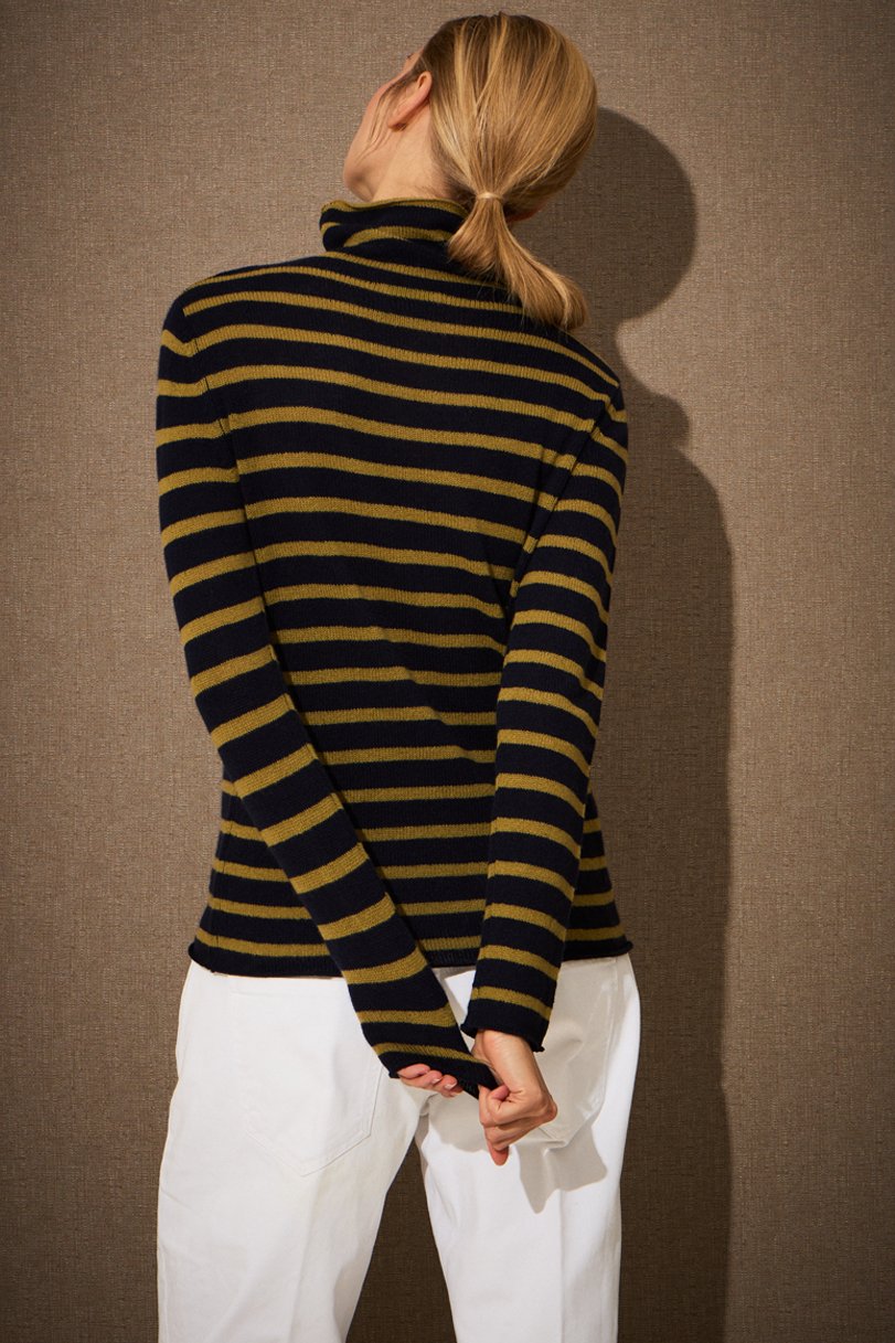 BE CHARMING navy-avocado back.jpg