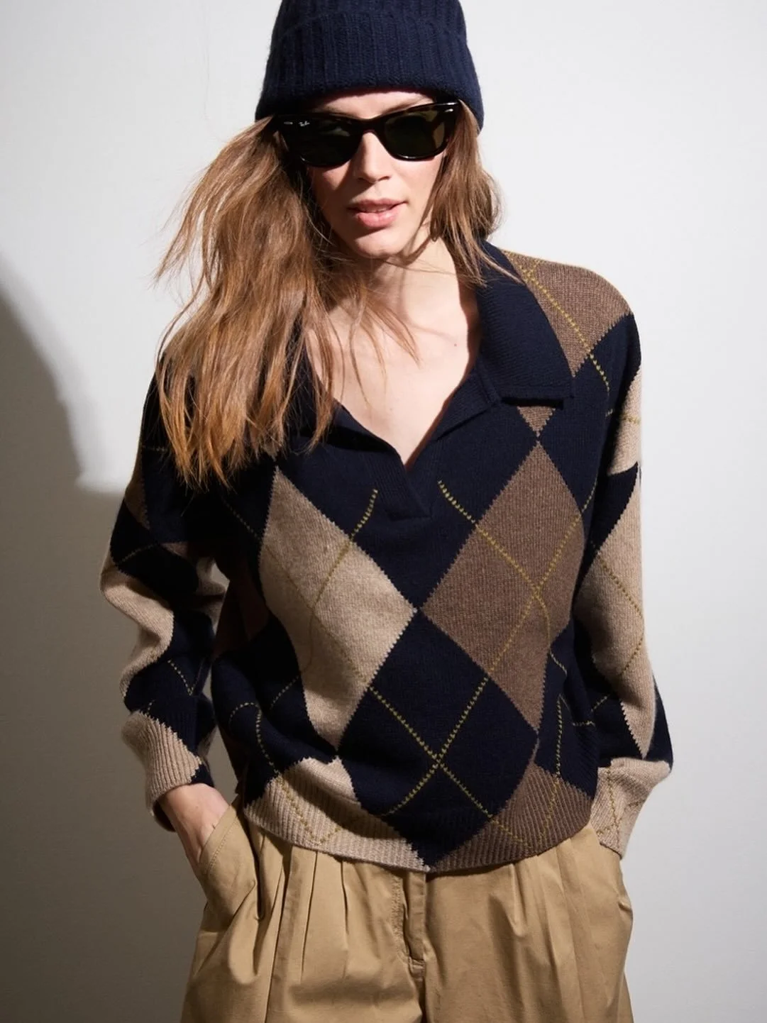A cool way to wear a timeless argyle cashmere polo
___________________
⠀⠀⠀⠀⠀⠀⠀⠀⠀
&lsquo;D&eacute;gag&eacute;&rsquo; PreFall 2025 Collection 
⠀⠀⠀⠀⠀⠀⠀⠀⠀
⠀⠀⠀⠀⠀⠀⠀⠀⠀
Model: ioni_guraliuc
Photographer: @paolo_barbi
Stylist: @vivianavolpicella
Hair&amp;Make