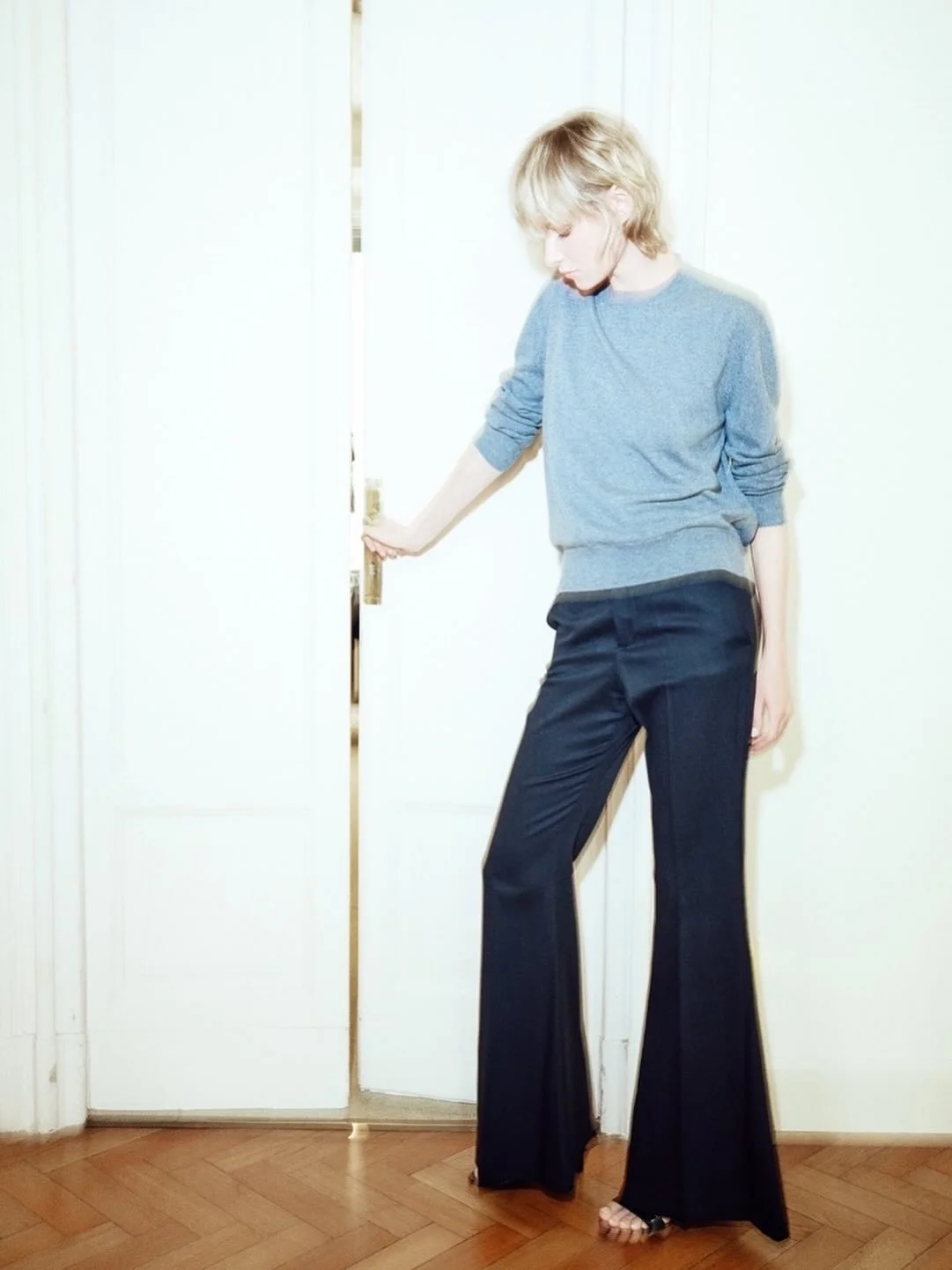 BE YOU from morning to night
_______________________
⠀⠀⠀⠀⠀⠀⠀⠀⠀
The BE ESSENTIAL cashmere round neck for yours cool evening look 
⠀⠀⠀⠀⠀⠀⠀⠀⠀
Model: @cecetipps
Photographer: @paolo_barbi
Stylist: @vivianavolpicella
Makeup&amp;Hair: @silviaraiba 
⠀⠀⠀⠀⠀⠀⠀