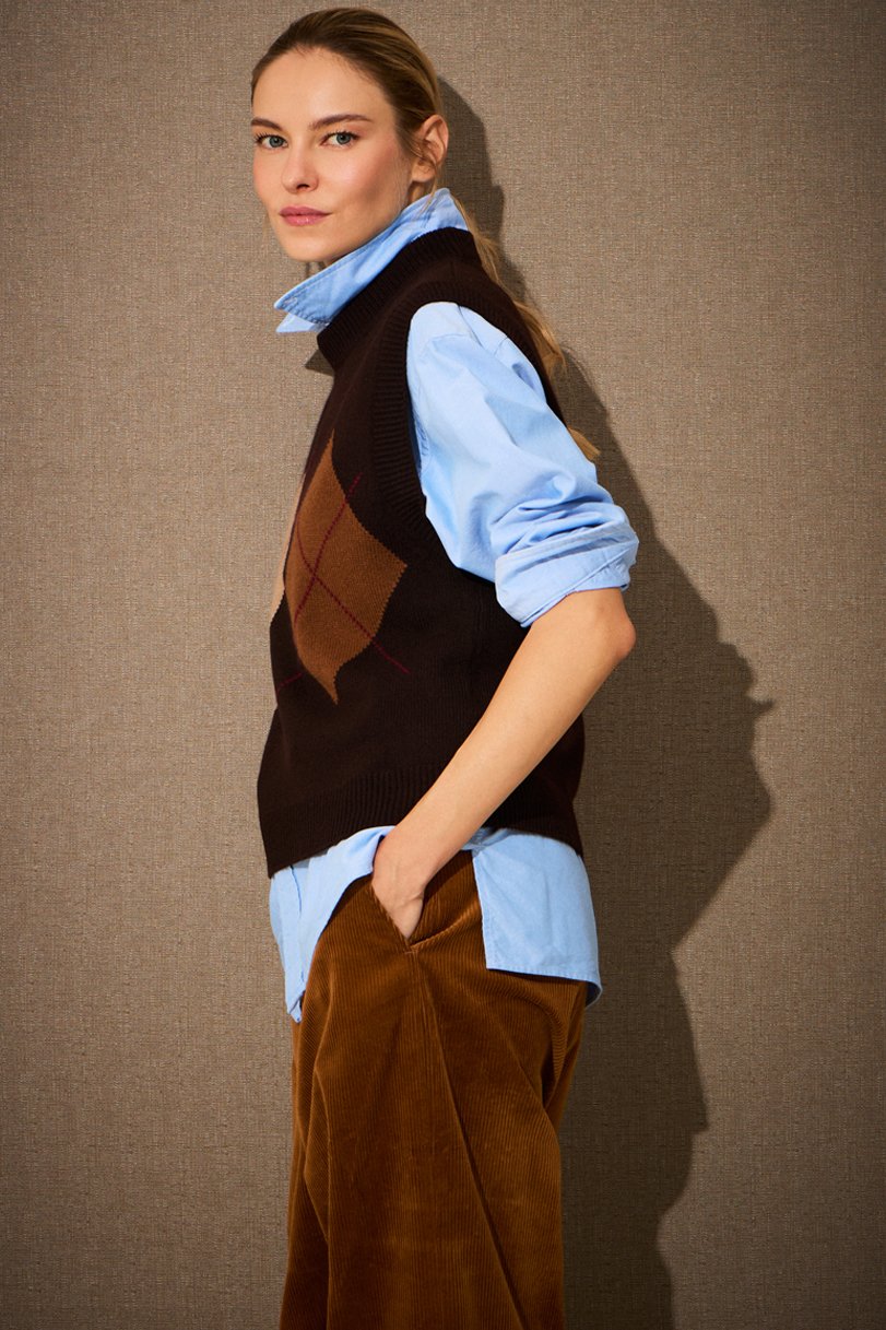 BE GRACEFUL brown-tofee-biscuit-syrah side.jpg