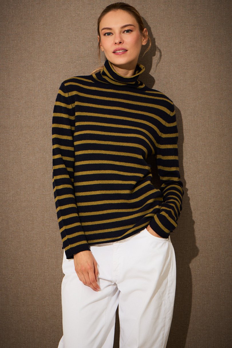 BE CHARMING navy-avocado front.jpg