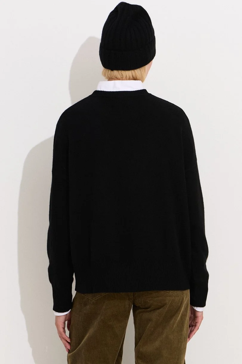 BE DISTINCT black back.jpg