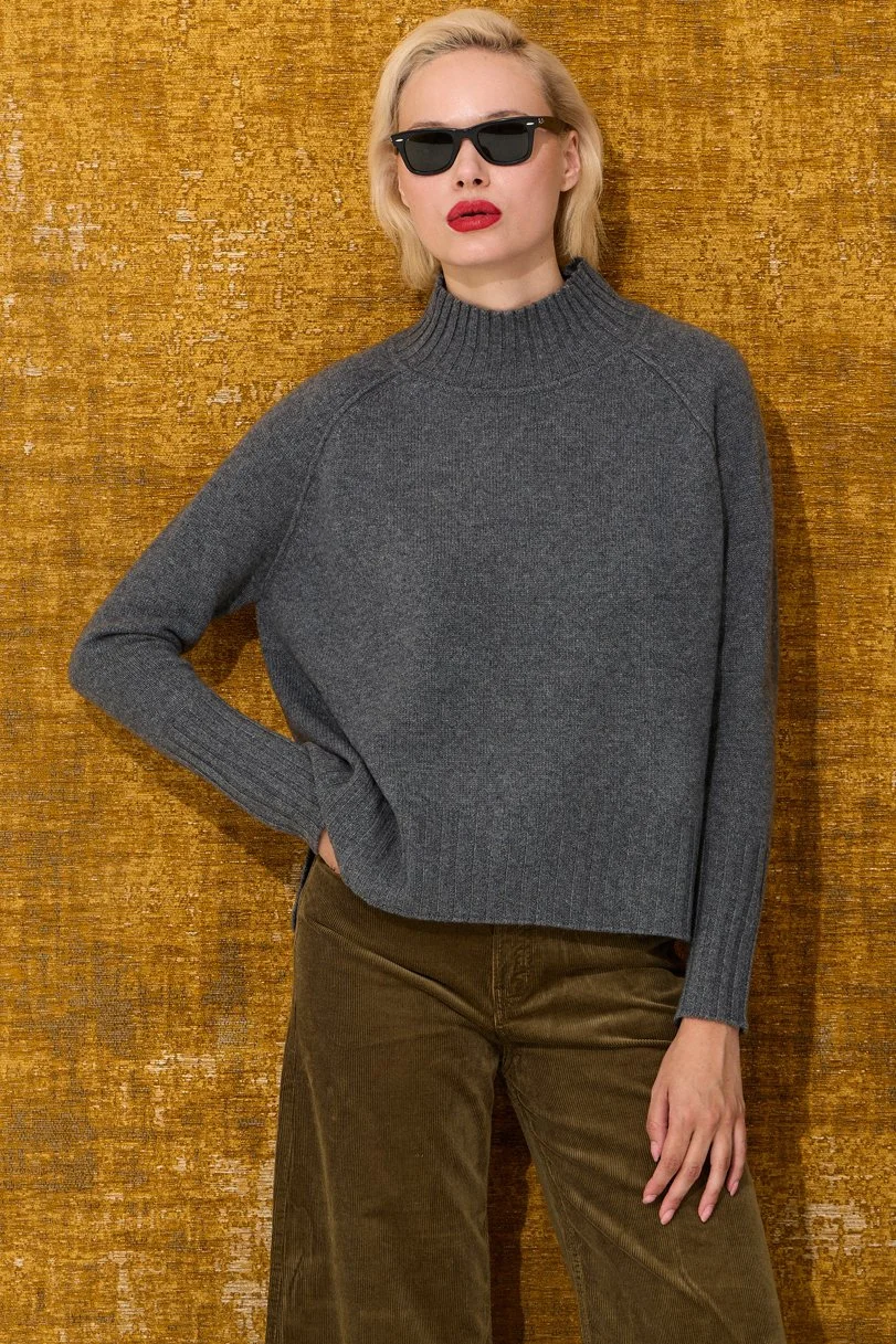 BE DIFFERENT dk.grey front.jpg