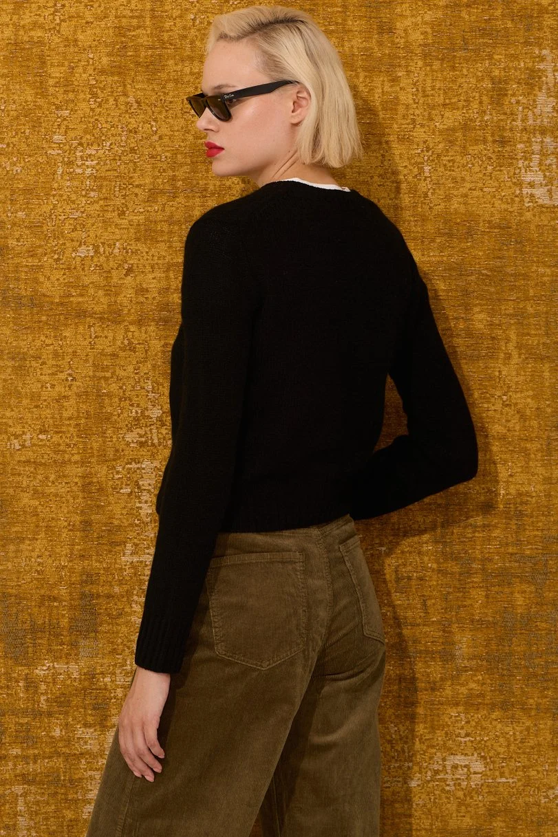 BE SNUG black back side.jpg