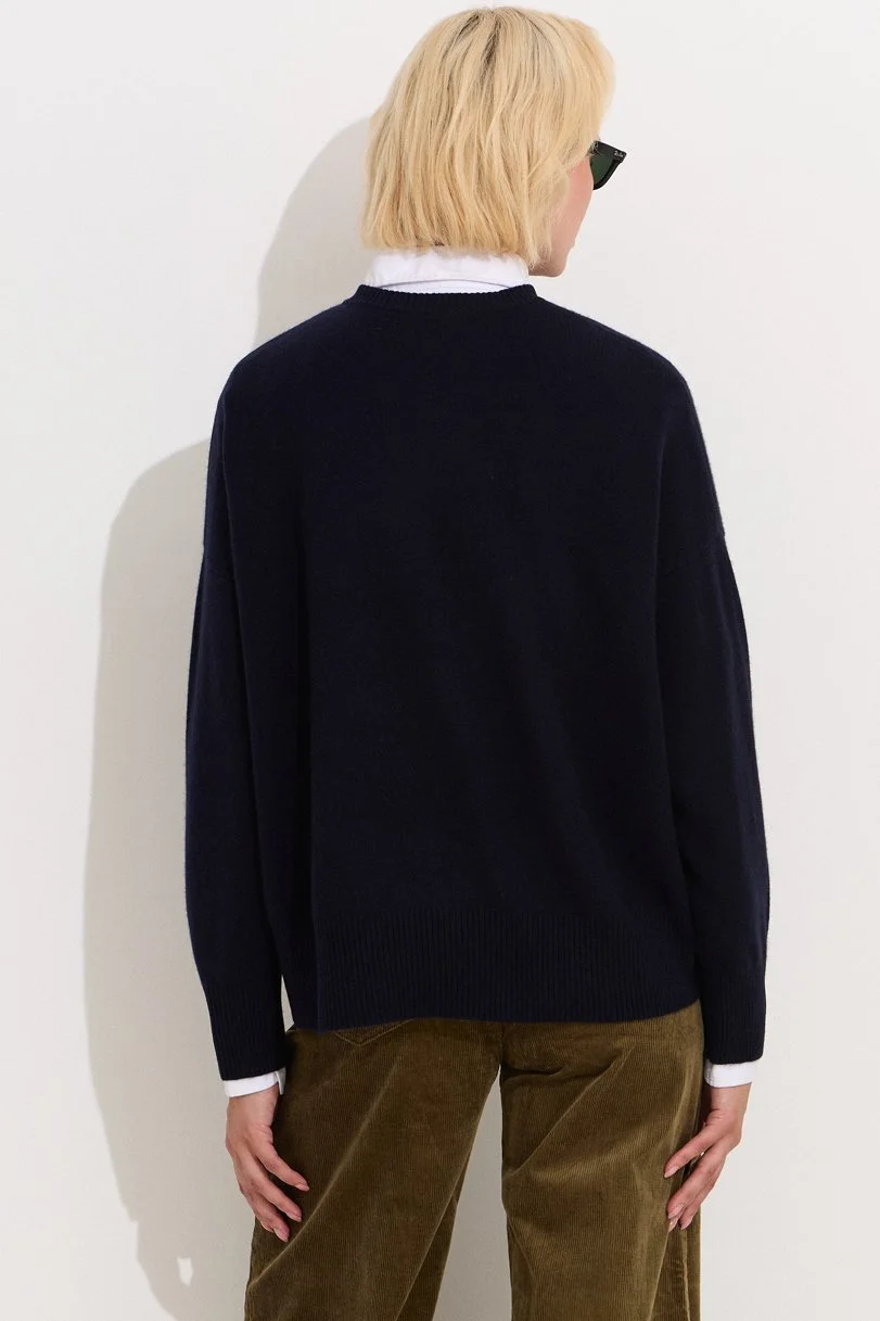 BE DISTINCT navy back.jpg