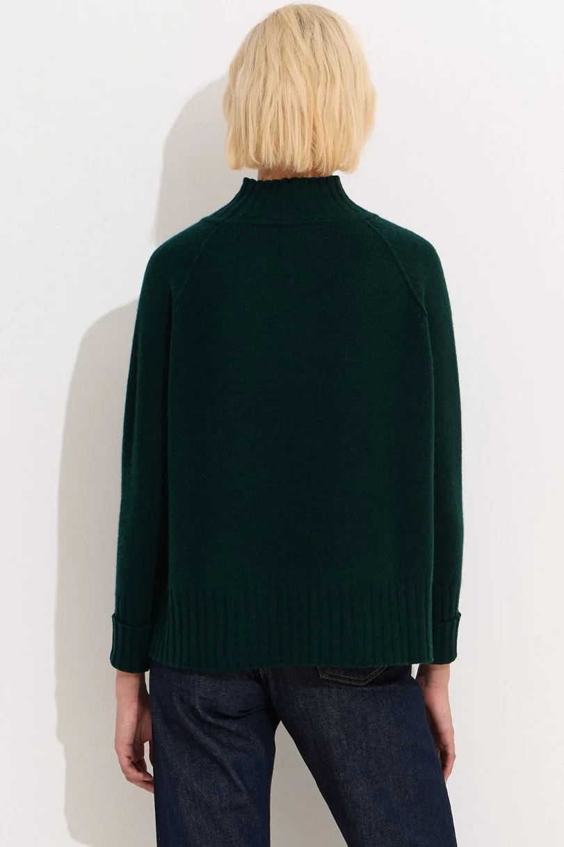 BE DIFFERENT hunter green back.jpg