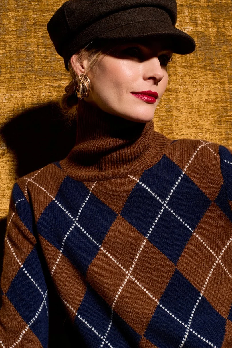 BE RARE leather brown-french blue-white front detail.jpg