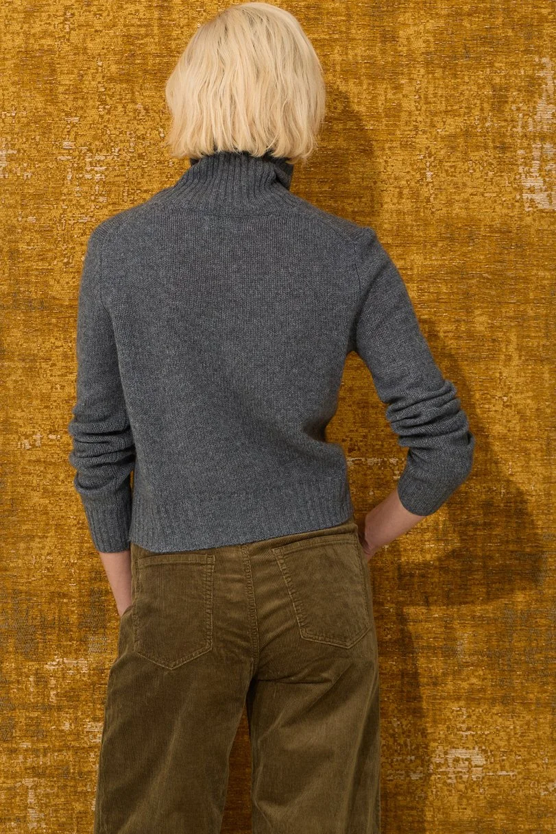 BE GENEROUS dark grey back.jpg
