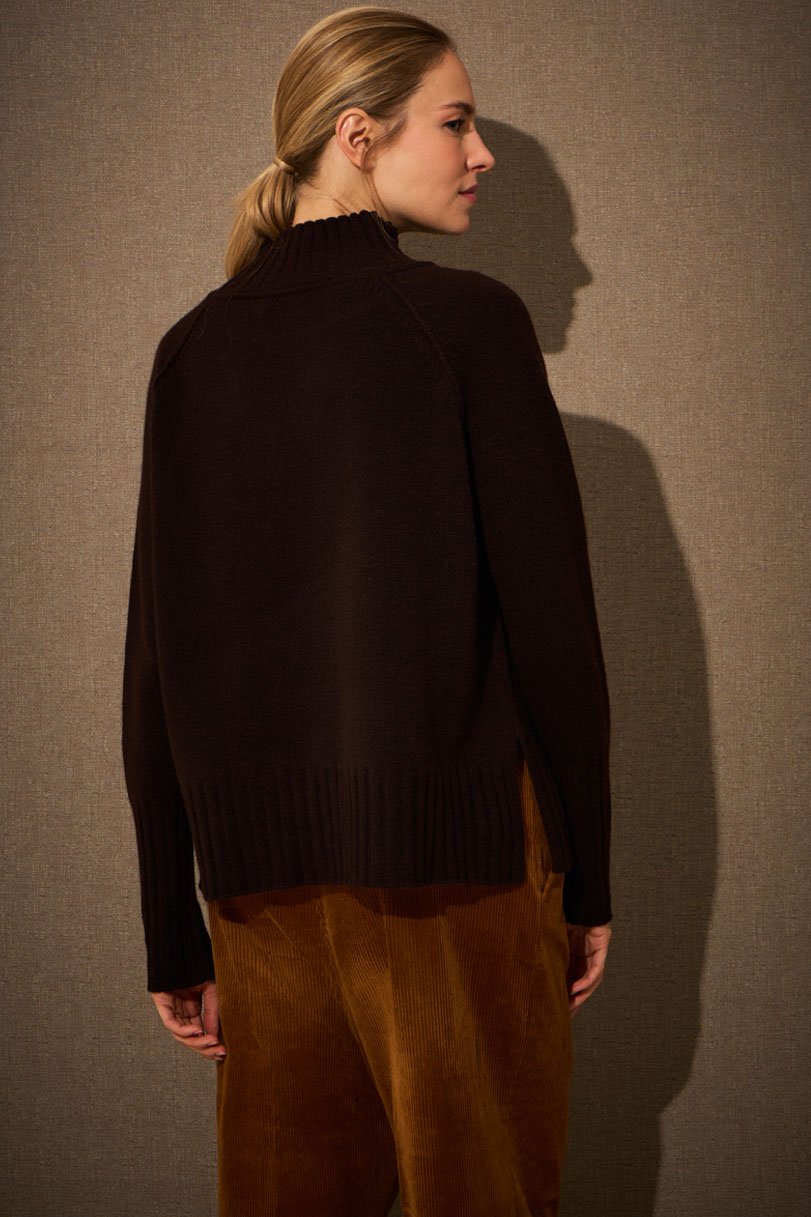 BE DIFFERENT brown back.jpg