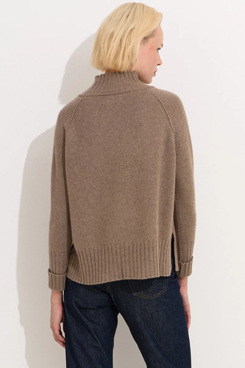 BE DIFFERENT organic brown back.jpg
