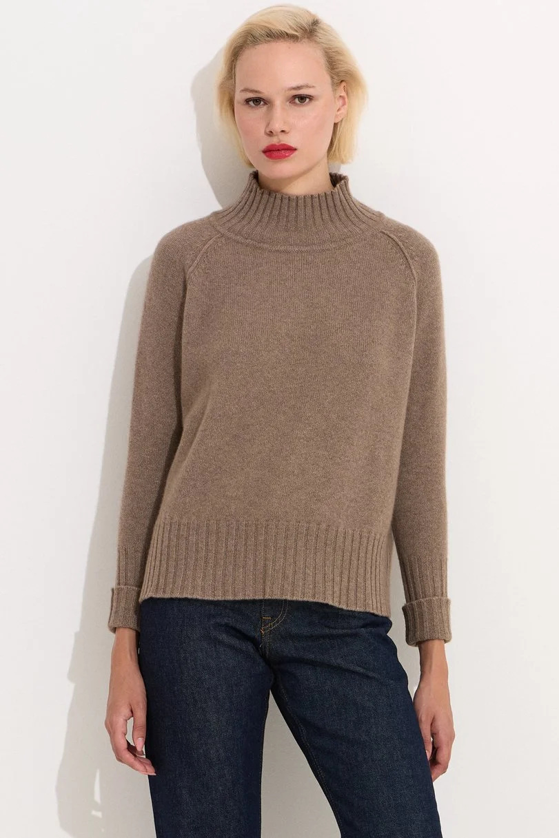 BE DIFFERENT organic brown front.jpg