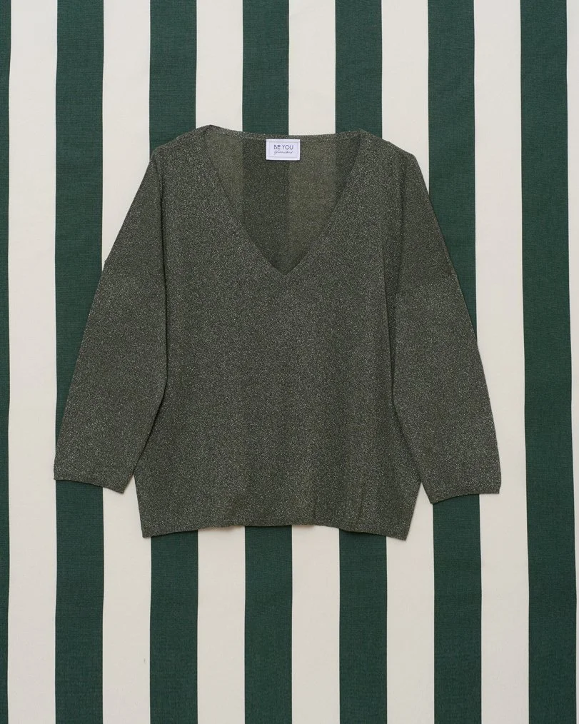 LUREX "BE PLAYFUL" V-NECK