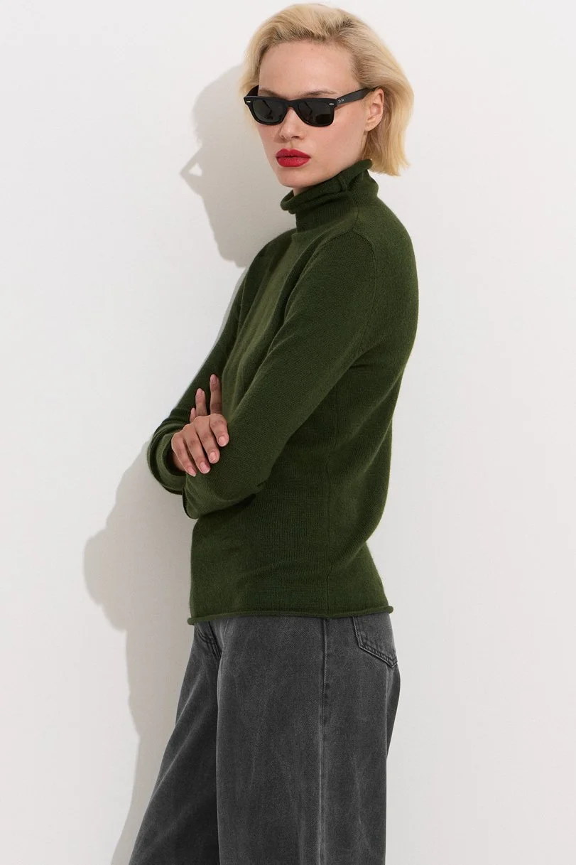 BE CHARMING loden green side.jpg