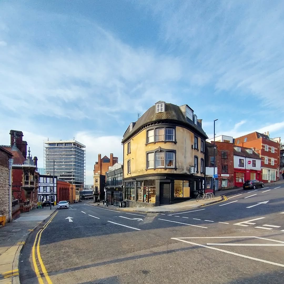 Gorgeous morning for @recordstoreday in the Christmas Steps Arts Quarter! 🔺🔻 We've got two amazing record shops just here on this corner: @idlehandsbristol (red shop) seen here just on Lower Park Row, and then @blackcitymetal just behind here on Tr