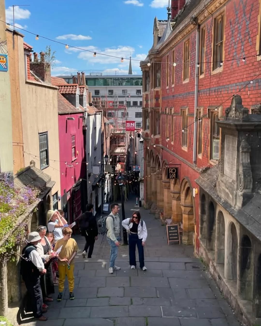 Let's just pretend it's not raining shall we?! ☀️☀️☀️☀️ Lovely pic from the other day by @katetornelli ☀️☀️☀️☀️ Lots of brilliant independent shops, caf&eacute;s and pubs to duck into and stay dry all around the Christmas Steps Arts Quarter today! ☀️