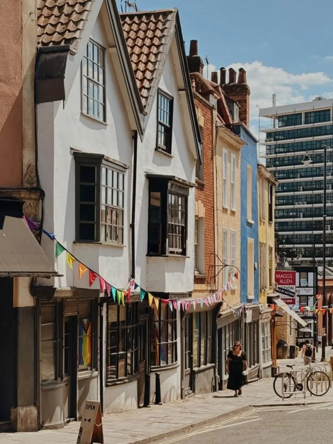 Looks like a lovely day to wander around the area! ☀️☀️ Find all our fantastic independent shops, caf&eacute;s, pubs, galleries, hairdressers and more dotted all around Christmas Steps, Colston Street, Colston Yard, Upper Maudlin Street, Lower Park R