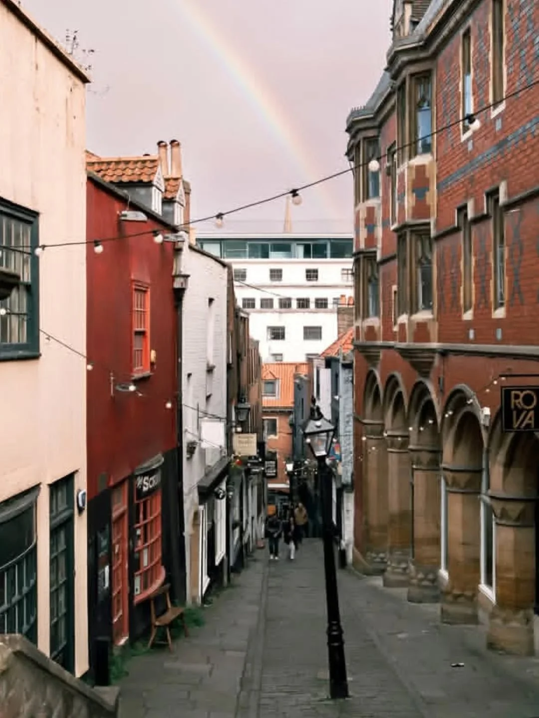 Lovely rainbow captured over Christmas Steps by @zoefrancescajean 🌈🌈😍😍 #christmassteps #christmasstepsartsquarter #visitbristol