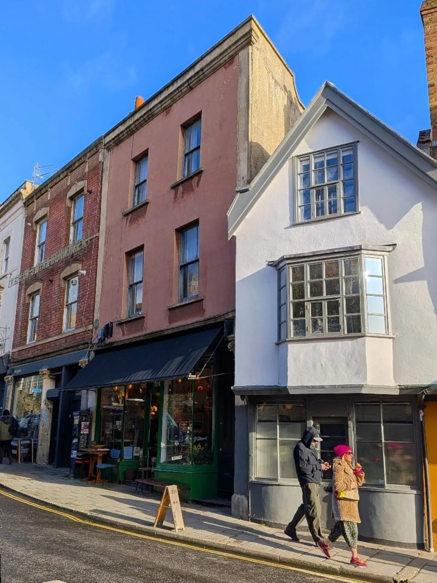There's so much colour all around the neighborhood! 💛 Come brighten up this slightly grey day and explore all the shops, hairdressers, caf&eacute;s, restaurants and pubs we have in the area! 💛 Some tagged here.... all along Colston Street, Upper Ma