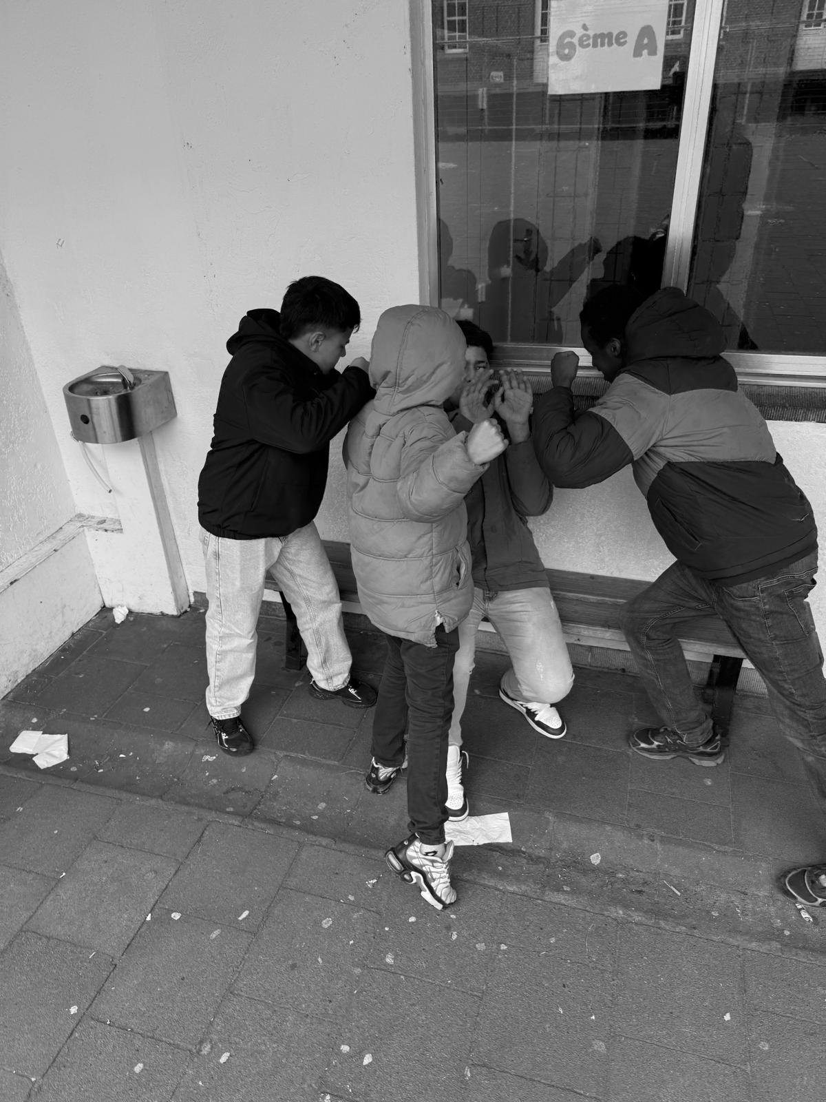 AT25-Violence-ISJB-Coupsgroupés.jpeg
