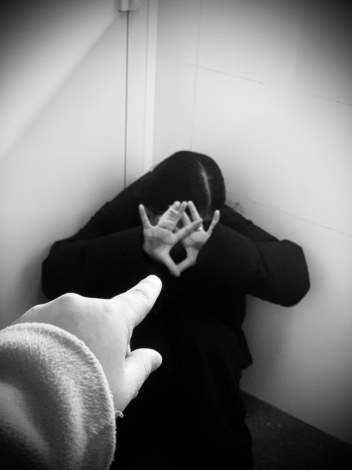 AT25-Violence-ISJB-Pointerdudoigt2.jpeg