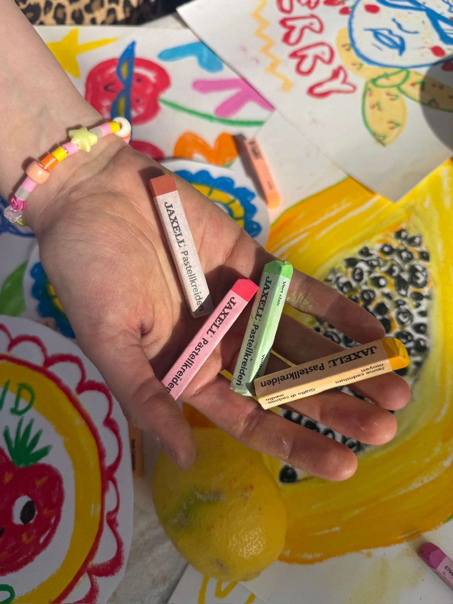 liveartclub-fruit-and-draw-workshop-pastellkreide-markk (8).JPG