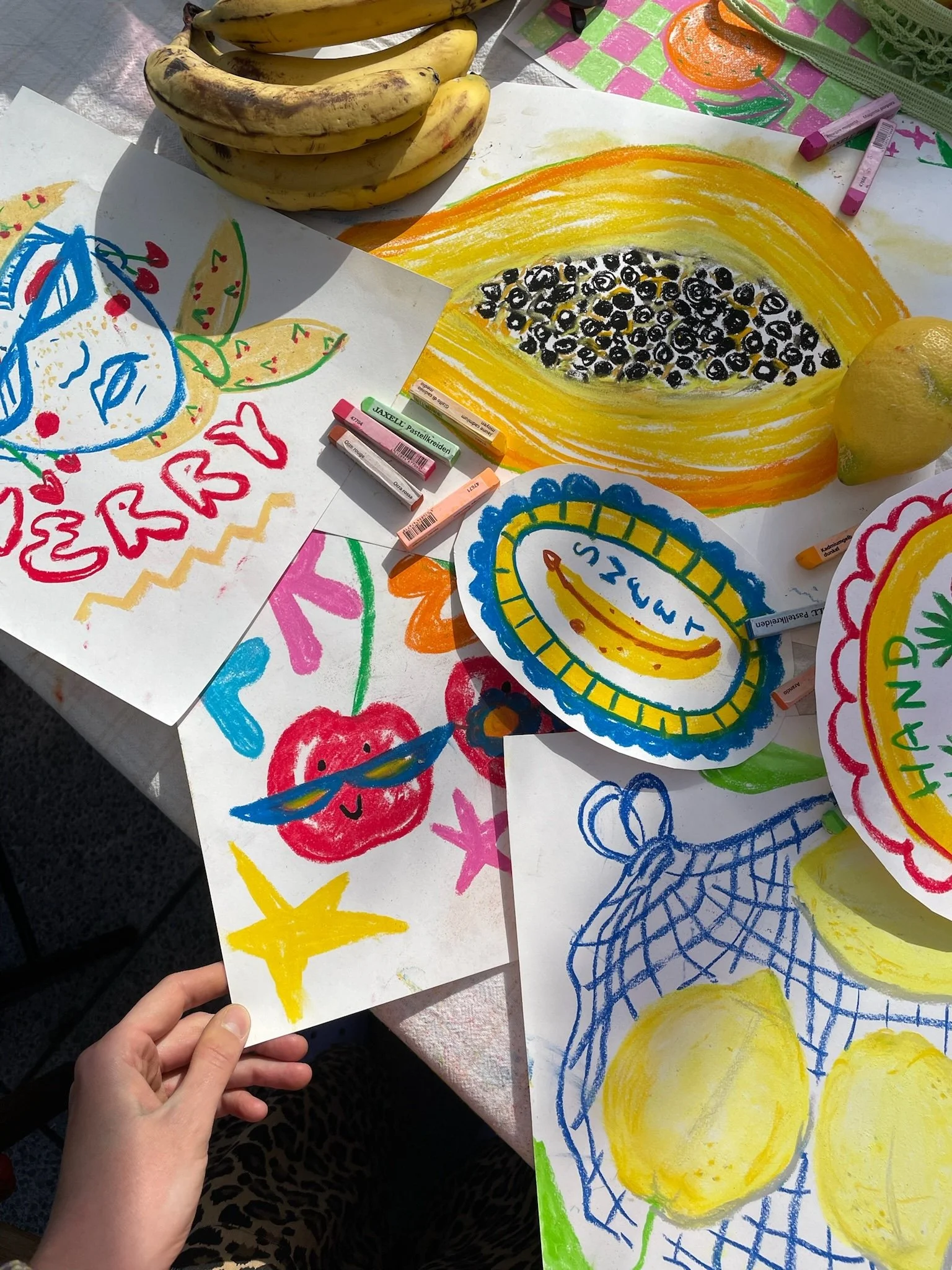liveartclub-fruit-and-draw-workshop-pastellkreide-markk (10).JPG
