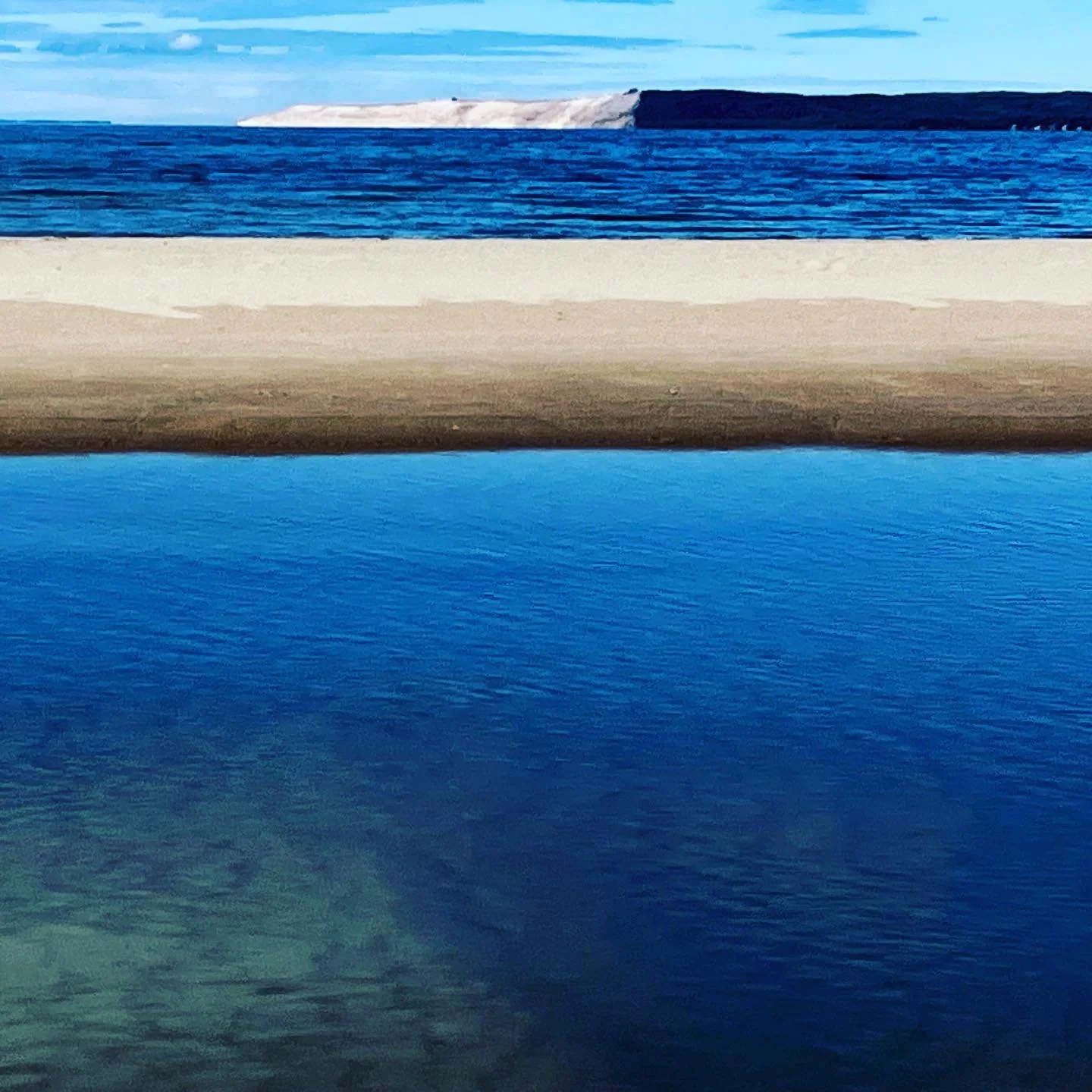 Whatcha dune this weekend? 

Take a hike through the unique landscapes of #Sleeping Bear Dunes.

Tours begin at 9am! Bring your coffee and furry friend. 
.
..
&hellip;
#weekendvibes 
#michigantrails #michigantravel #lakemichigan #northernmichigan #mi