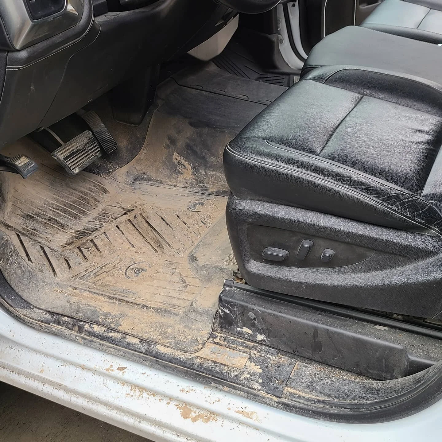 Another goodie from this week! 
Hit me up for a killer detail! All details just $100. Any car any condition... how bout that 😏