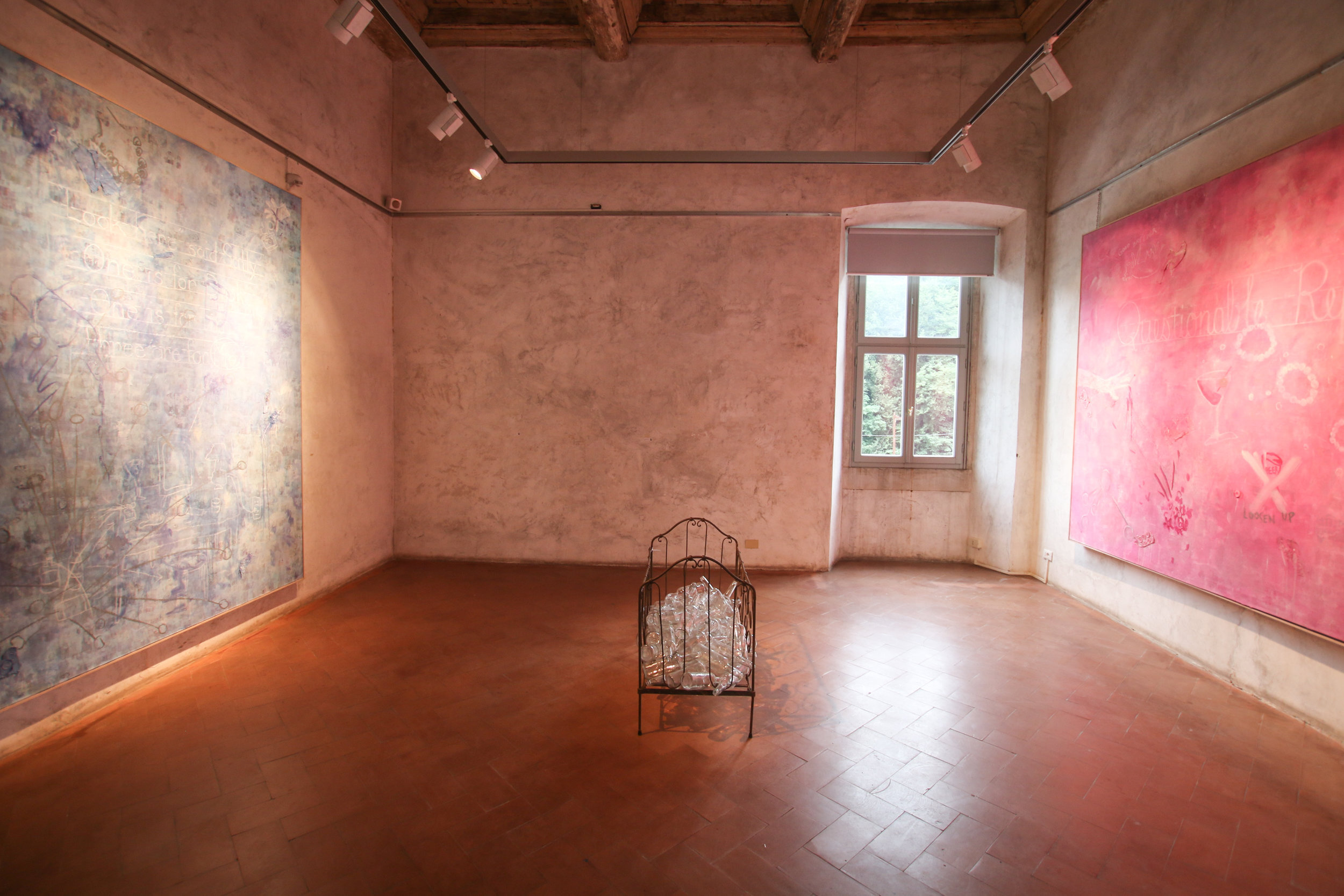 Rachel Lee Hovnanian, view of “Baby’s Nursery” (2019) at the Museum of Palazzo Mediceo di Seravezza. Courtesy of the artist, Leila Heller Gallery and the Museum of Palazzo Mediceo di Seravezza, Tuscany, Italy. Photo by Riccardo Ghilardi.